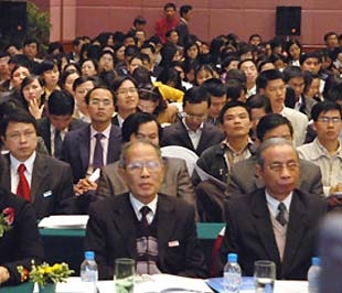Các nhà đầu tư dự buổi giới thiệu IPO Vietinbank tại Khách sạn Melia, Hà Nội.