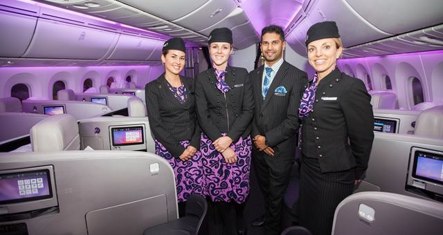 Tiếp viên hàng không của Air New Zealand - Ảnh:: Reuters