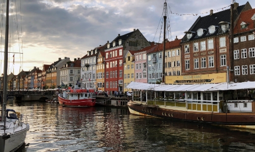 Vì sao Đan Mạch, Phần Lan hạnh phúc nhất thế giới?