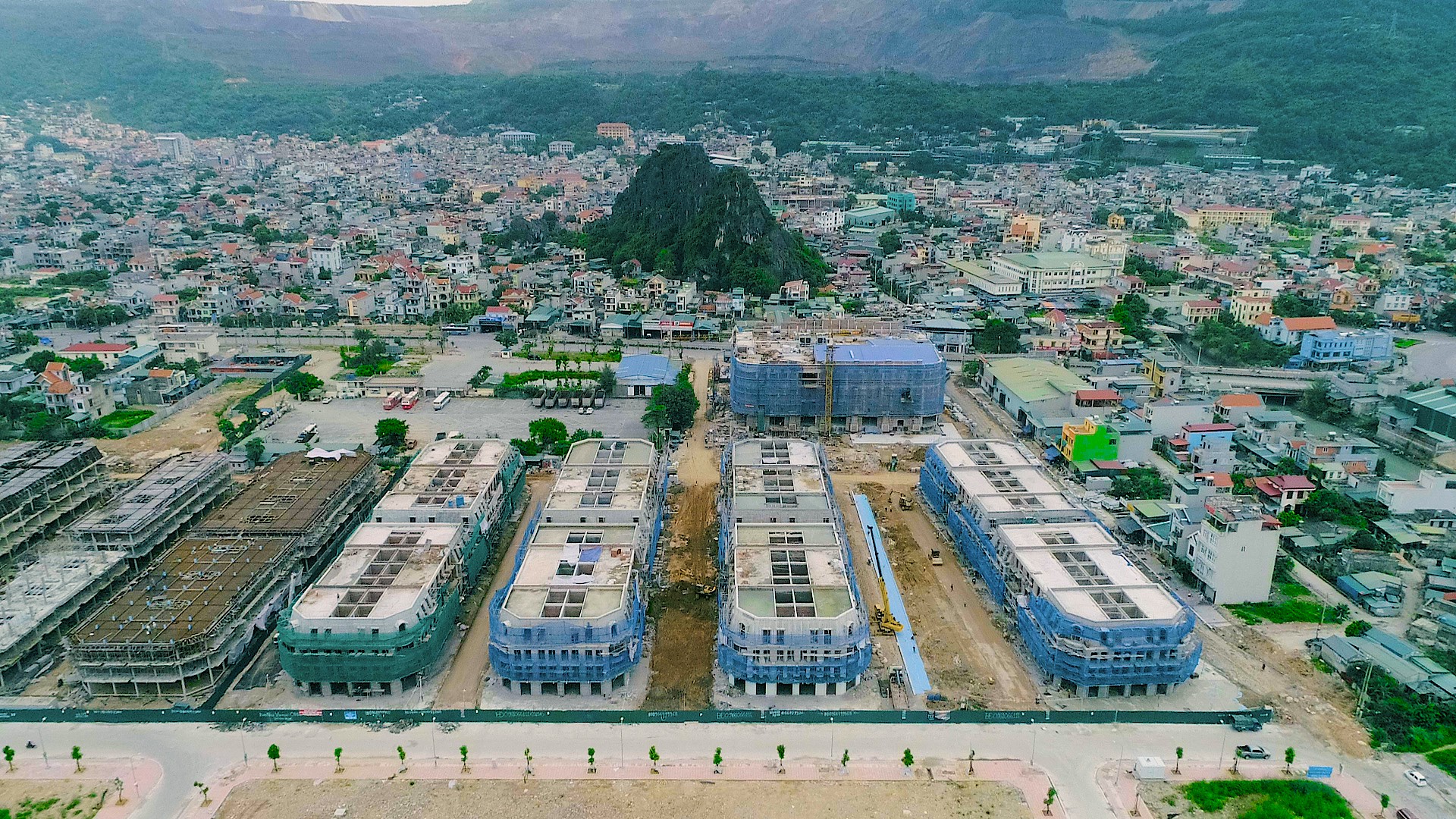 Vincom Shophouse Cẩm Phả được ví như tài sản mang "nguồn lợi kép", cùng lúc mang đến cuộc sống đẳng cấp và cơ hội sinh lời cho các nhà đầu tư.