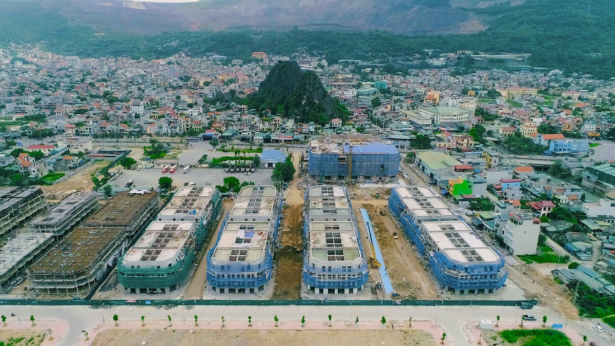 Vincom Shophouse Cẩm Phả được ví như tài sản mang "nguồn lợi kép", cùng lúc mang đến cuộc sống đẳng cấp và cơ hội sinh lời cho các nhà đầu tư.