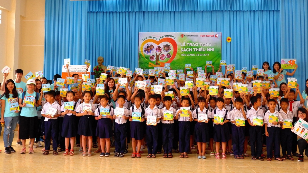 Dự án trao tặng tài liệu học tập của Fuji Xerox và SC là một trong những hoạt động hỗ trợ cộng đồng mang nhiều ý nghĩa cho trẻ em có hoàn cảnh khó khăn. 