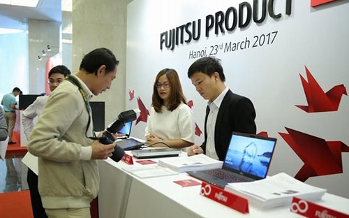 <span style="font-family: "Times New Roman"; font-size: 14.6667px;">Fujitsu giới thiệu các sản phẩm laptop&nbsp;</span><span style="font-family: "Times New Roman"; font-size: 14.6667px;">trong lần “trở lại”&nbsp;của hãng.</span>