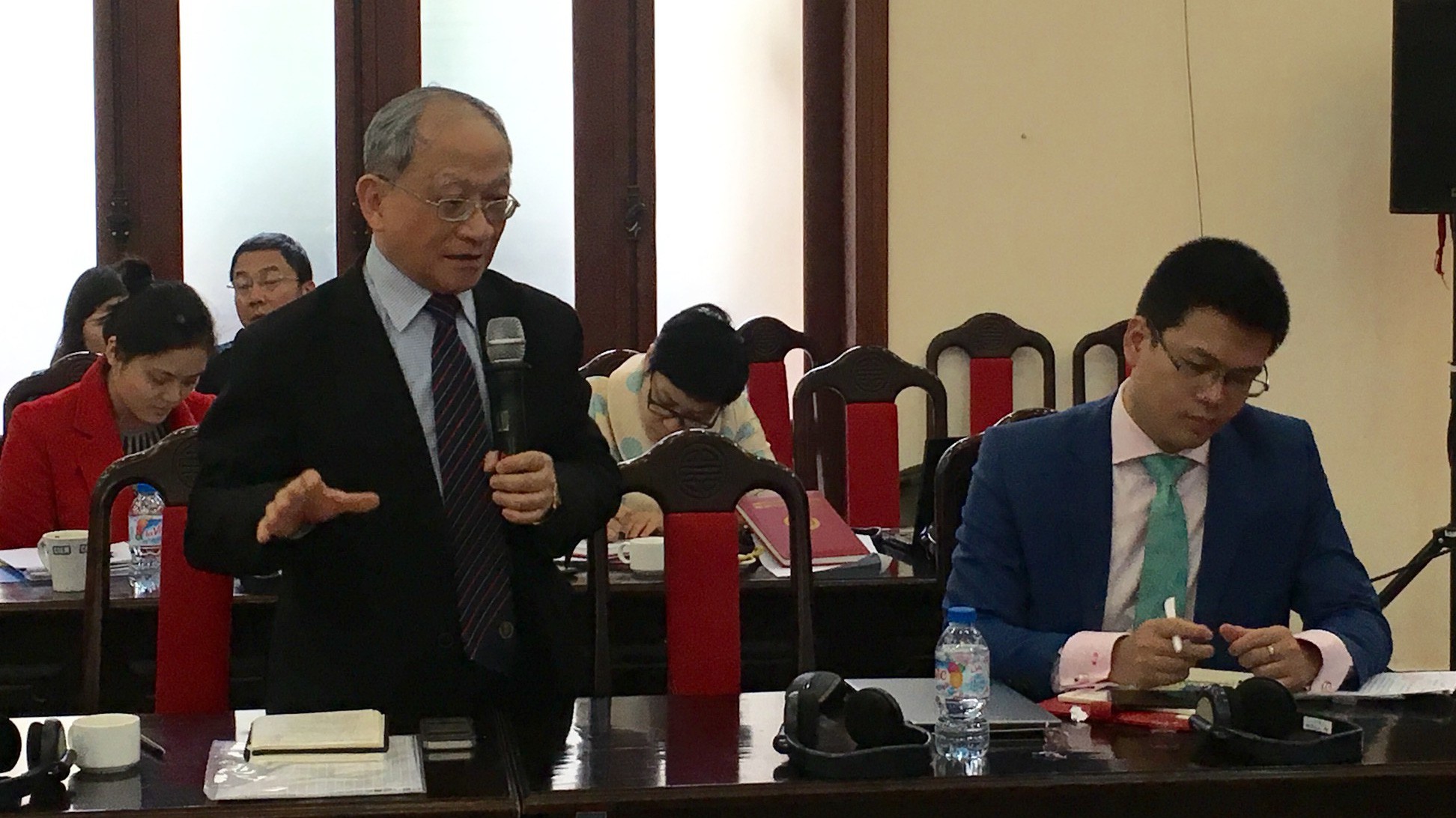 Chuyên gia Lê Đăng Doanh phát biểu tại hội thảo.