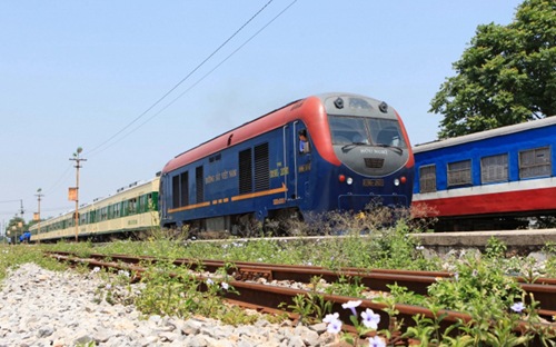 Lãnh đạo Tổng công ty Đường sắt từng cho rằng, ý tưởng mua tàu cũ là đề xuất của cấp dưới.<br>