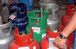 Chỉ gần hai tuần qua, giá gas đã bị điều chỉnh tăng khoảng 20.000 đồng/bình.