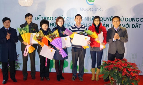 Cư dân Ecopark bắt đầu có “sổ đỏ”