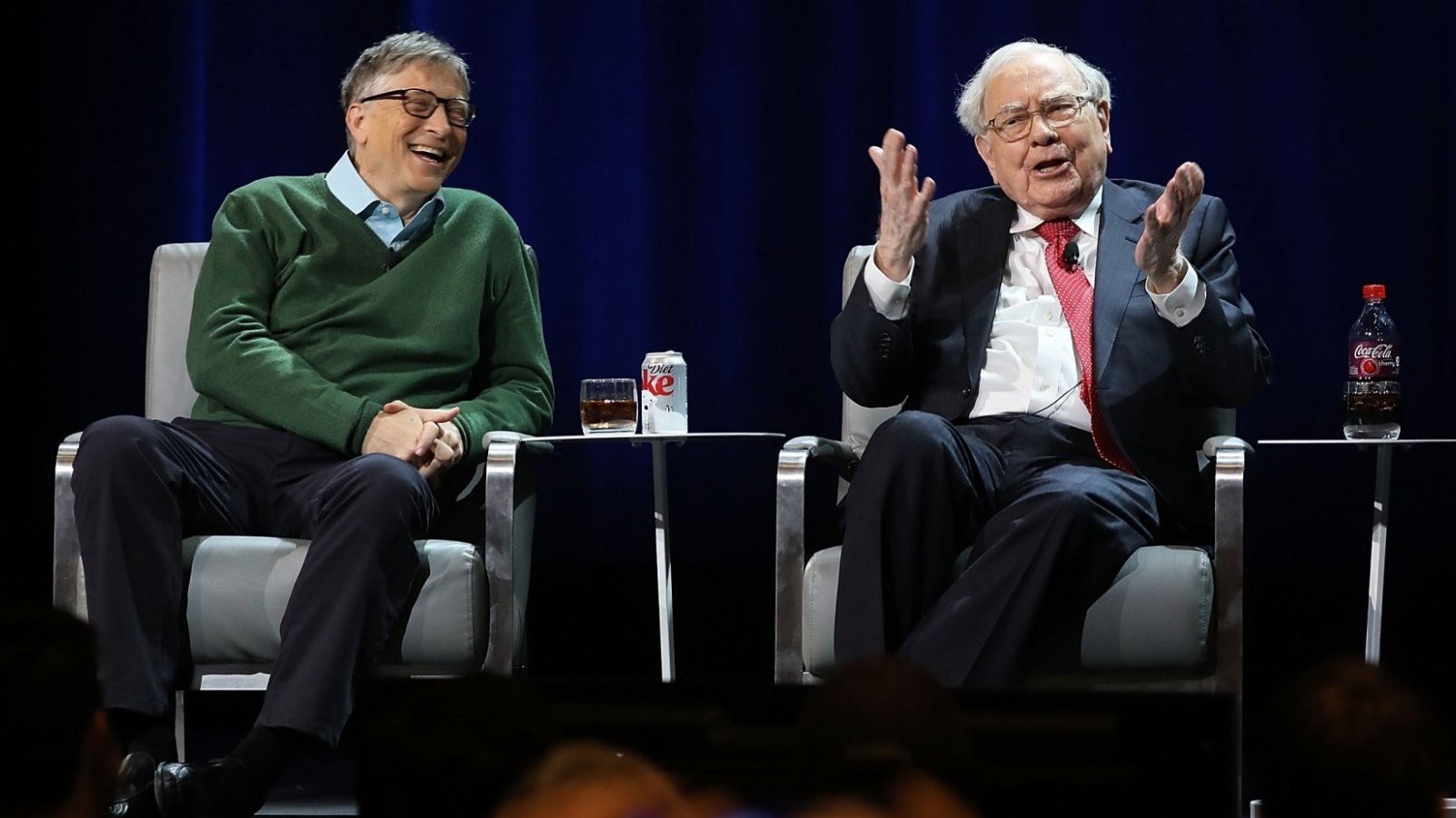 Bill Gates và Warren Buffett là bạn thân suốt 25 năm qua - Ảnh: Getty Images.