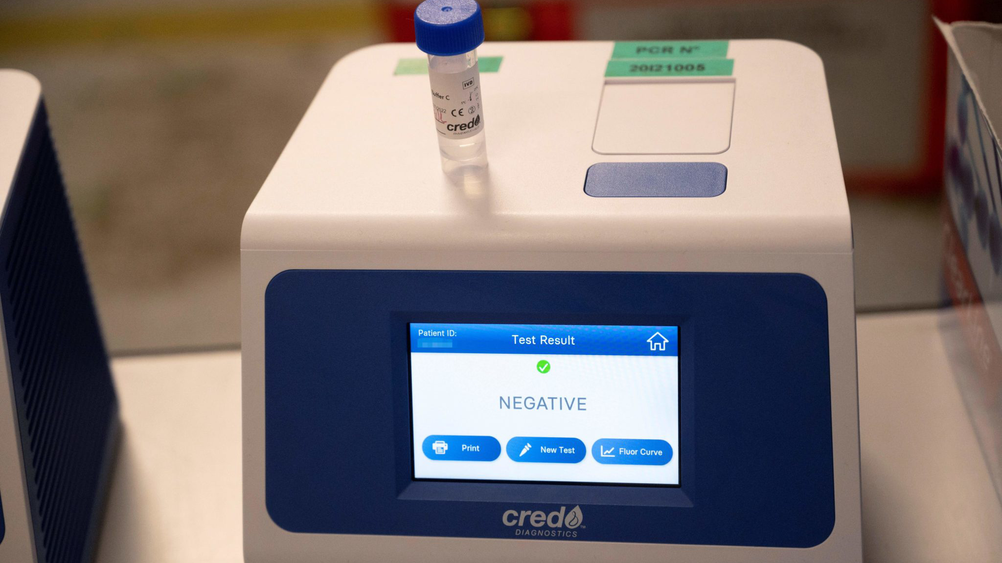 Biến thể Covid-19 mới tại Pháp gây lo ngại khi không bị phát hiện qua xét nghiệm tiêu chuẩn PCR - Ảnh: France24