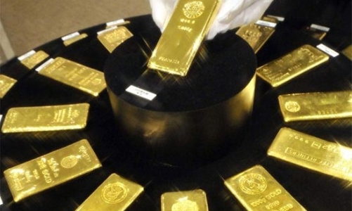 Vàng đứng giá trước tin mới từ Dubai