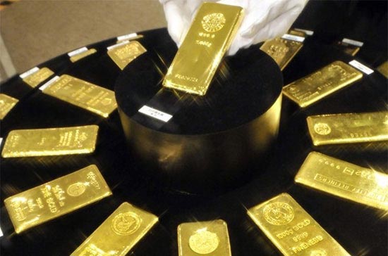 Sự ổn định của tình hình cung cầu, cộng với giá USD thị trường tự do không còn biến động mạnh, giá vàng trong nước chỉ còn giữ một mức chênh khá hợp lý với giá vàng thế giới - Ảnh: Getty Images.