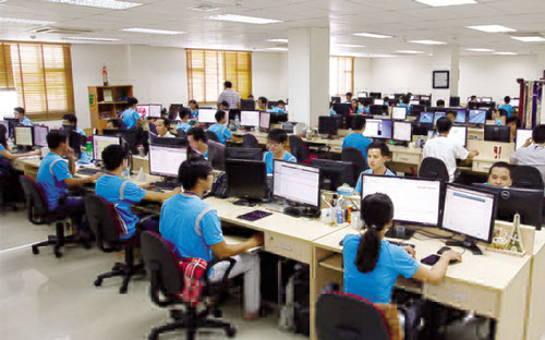 <div style="font-family: "Times New Roman"; font-size: 14.6667px;"><span style="font-size: 14.6667px;">Nhiều năm gần đây, Việt Nam luôn đứng trong top 10 nước hấp dẫn nhất thế giới về gia công phần mềm.</span></div>