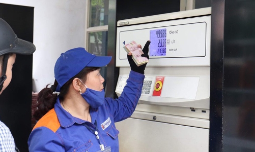 Xăng dầu đồng loạt giảm giá 