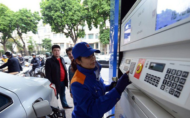 Chiều nay, giá xăng giảm 112 đồng/lít.