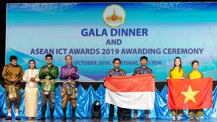 Đây là mạng xã hội học tập duy nhất ở Đông Nam Á tính đến thời điểm này.