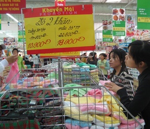 Nhân dịp lễ 30/4 - 1/5, nhiều sản phẩm gia dụng, thực phẩm... sẽ được các siêu thị áp dụng chương trình giảm giá.