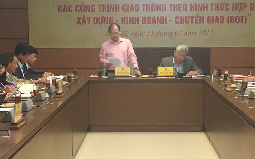 <span style="font-family: 'Times New Roman'; font-size: 15px;">Lãnh đạo Kiểm toán Nhà nước báo cáo với đoàn giám sát của Uỷ ban Thường vụ Quốc hội kết quả kiểm toán 27 dự án giao thông BOT.</span>