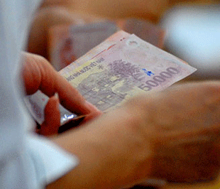 Doanh nghiệp không có lợi nhuận, người lao động có thể bị giảm lương.