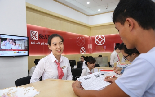 Giải thưởng “Ngân hàng bán lẻ tăng trưởng tốt nhất Việt Nam năm 2016” đã nối dài thành tích mà SeABank đã đạt được trong thời gian qua.