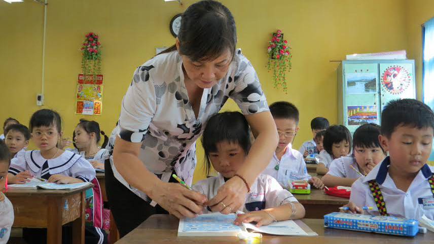 Trước đó, hàng trăm giáo viên hợp đồng của Tp. Hà Nội đã nhận được quyết định chấm dứt hợp đồng dù chưa thi tuyển hay xét tuyển viên chức giáo dục. Ảnh minh hoạ.