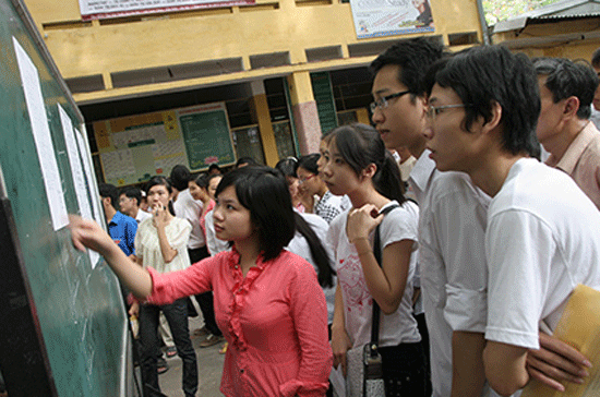 Tuyển sinh đại học hiện nay được ví như xe đò đi vớt khách.