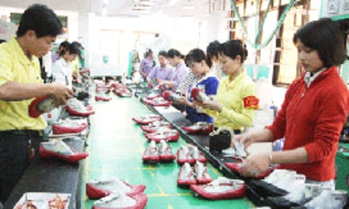 Xuất khẩu giày dép tăng gần 31%