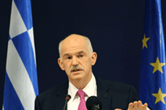 Thủ tướng Hy Lạp George Papandreou. Chính phủ Hy Lạp đang chạy đua với thời gian để có được gói cứu trợ của EU và IMF - Ảnh: AP.