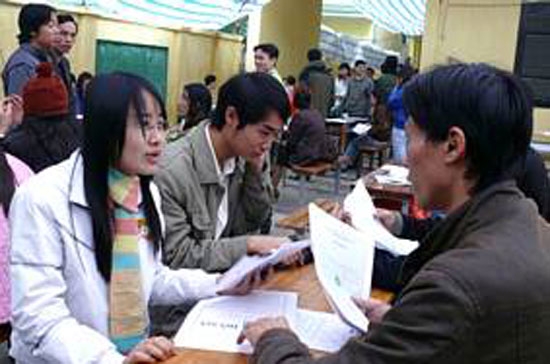 Có thể tìm được nhiều việc thời vụ qua các trung tâm giới thiệu việc làm.