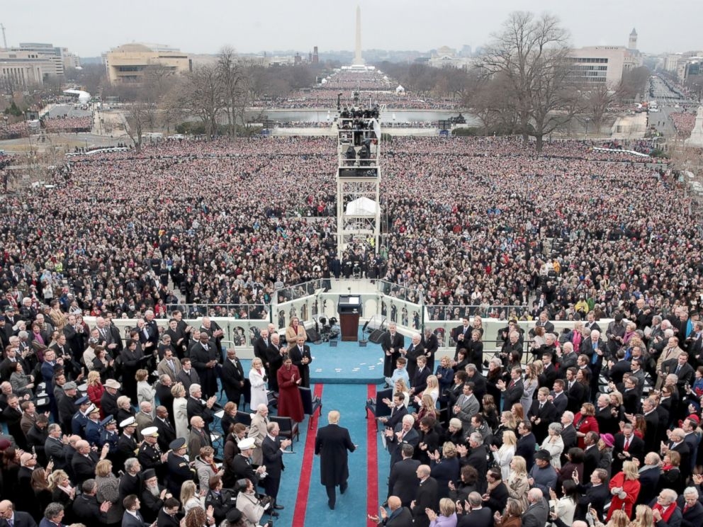 Những hình ảnh đông đúc như thế này sẽ không diễn ra trong lễ nhậm chức tổng thống của ông Biden năm nay do an ninh được thắt chặt và tình hình đại dịch Covid-19 - Ảnh: Getty Images
