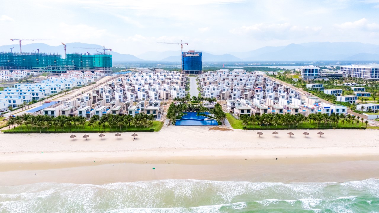 Nhiều dự án như Cam Ranh Mystery Villas, quận 7 Boulevard, Lavita Charm… đang được Hưng Thịnh Incons đẩy nhanh tiến độ hoàn thiện để chuẩn bị bàn giao trong đầu quý 2/2021.