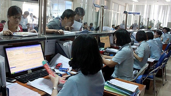 Thực hiện "4 xin, 4 luôn": xin chào, xin lỗi, xin cảm ơn, xin phép; luôn mỉm cười, luôn nhẹ nhàng, luôn lắng nghe, luôn giúp đỡ.