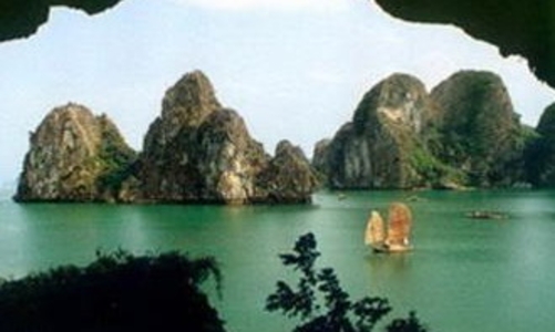 Vịnh Hạ Long tiếp tục đứng đầu trong danh sách bình chọn