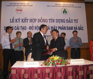 Lễ ký hợp đồng giữa hai bên ngày 11/9 - Ảnh: Từ Nguyên