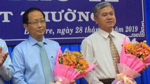 Ông Nguyễn Trúc Sơn (trái) và ông Nguyễn Văn Đức vừa được phê chuẩn Phó chủ tịch tỉnh Bến Tre.