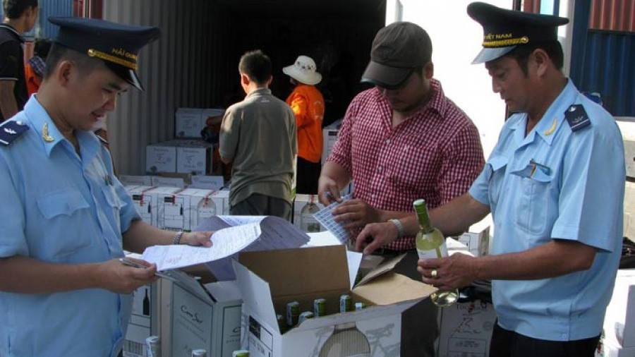 Ngành hải quan đã bắt giữ nhiều vụ vận chuyển hàng hóa trái phép đặc biệt nghiêm trọng. Ảnh minh họa