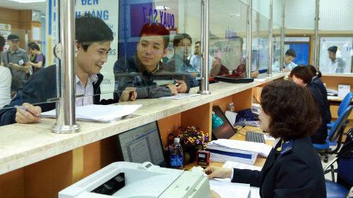 Thủ tục hoàn thuế Giá trị gia tăng cho khách nước ngoài tại cửa khẩu vẫn còn chậm. (Ảnh minh họa).
