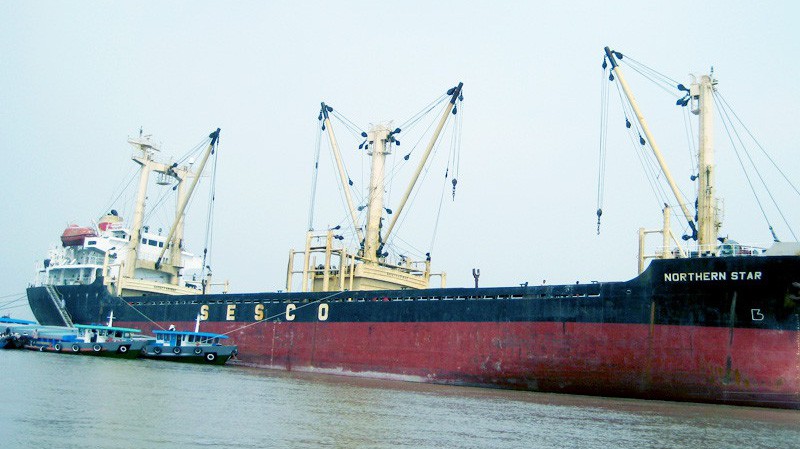 Ngoài việc phải bán trụ sở, SSG còn phải giao tàu Sea Dragon để giảm áp lực tài chính.