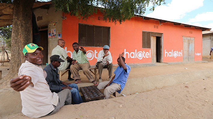 Mạng di động Halotel chính thức được khai trương và đưa vào kinh doanh từ tháng 10/2015.