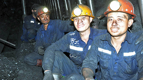 Có ý kiến đại biểu đề nghị người lao động làm việc trong điều kiện nặng nhọc, độc hại, nguy hiểm và đặc biệt nặng nhọc, độc hại, nguy hiểm được nghỉ hưu ở tuổi thấp hơn so với tuổi nghỉ hưu chung 