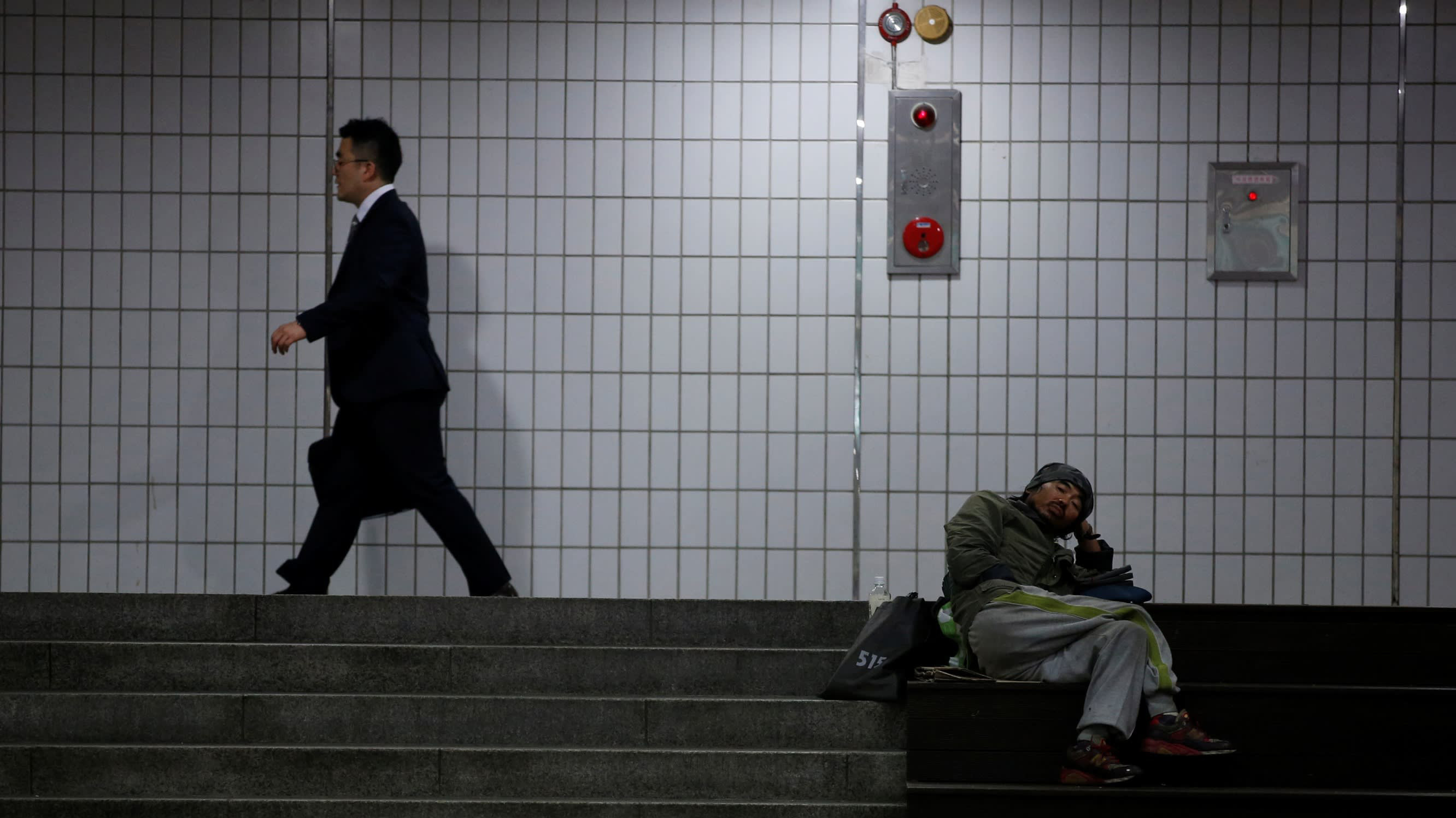 Tỷ lệ thất nghiệp trong nhóm người trẻ từ 15-29  tuổi tại Hàn Quốc tăng 1,8 điểm phần trăm lên 9,5% trong tháng 1/2021 - Ảnh: Reuters