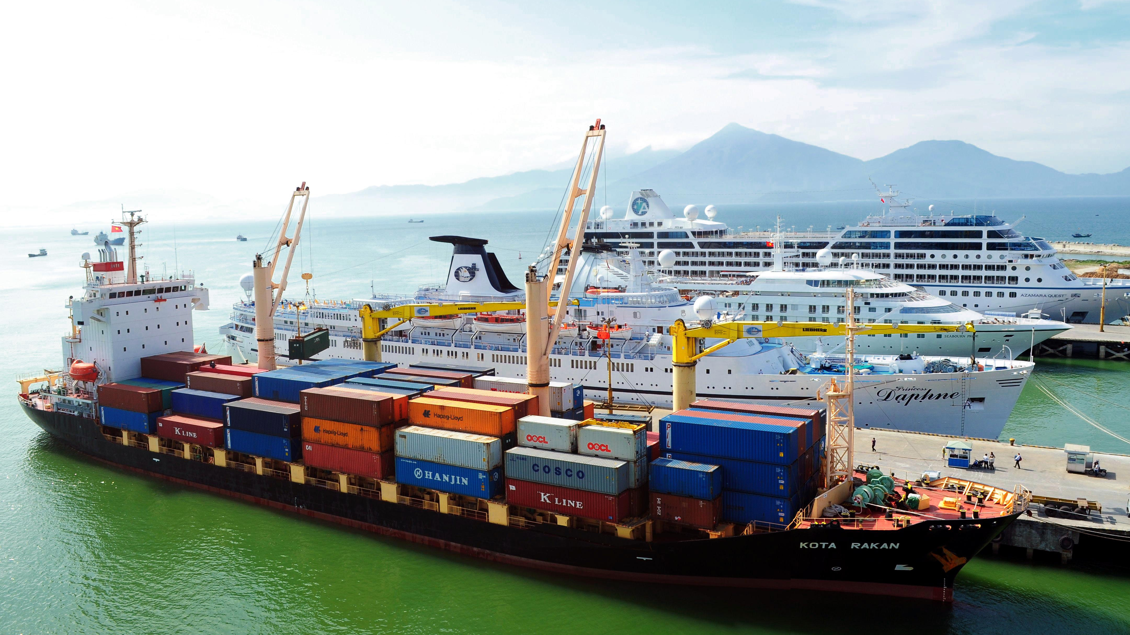 Không chỉ điều kiện mà thủ tục gia nhập thị trường còn rất nhiều phiền phức