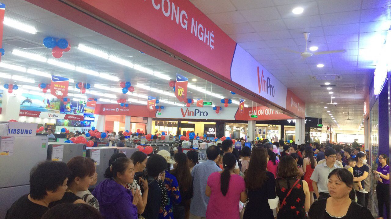 Với tỷ lệ lấp đầy gian hàng đạt tới hơn 97% vào thời điểm ra mắt, đây là hai công trình bao gồm đầy đủ các phân khu mua sắm, ẩm thực, vui chơi và giải trí, đánh dấu sự xuất hiện lần đầu tiên của thương hiệu Vincom tại Phú Yên và Uông Bí.