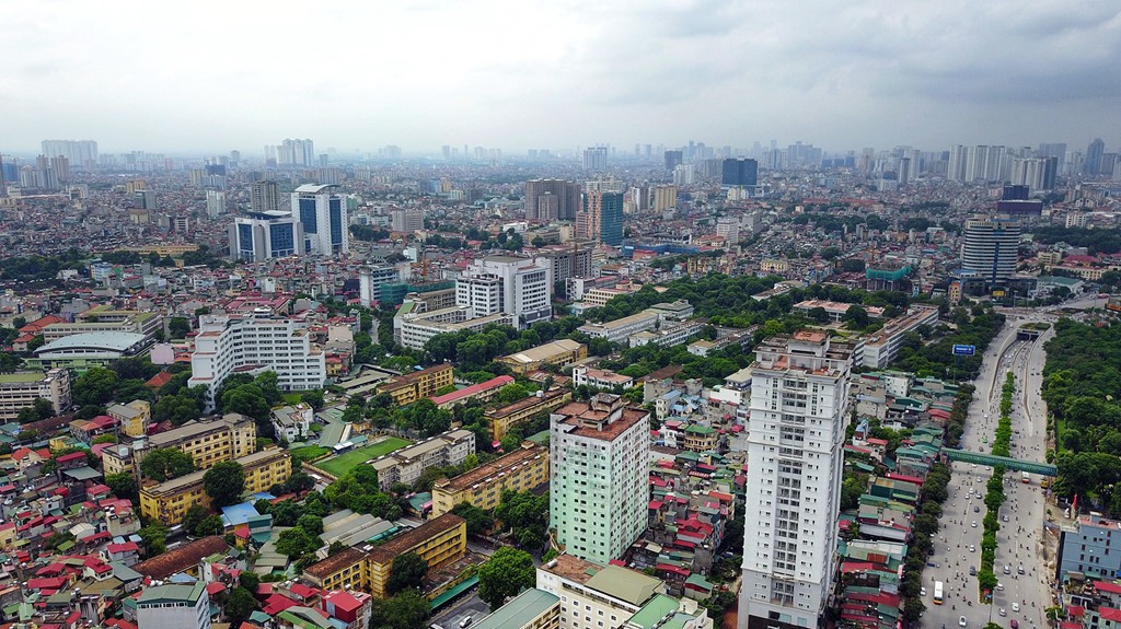 Việc xác định chủ sử dụng tài sản trên đất vi phạm gặp nhiều khó khăn do các trường hợp được Nhà nước giao đất, cho thuê đất nhưng buông lỏng quản lý.