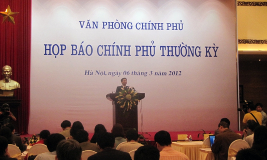 Bộ trưởng Vũ Đức Đam chủ trì buổi họp báo Chính phủ chiều 6/3.