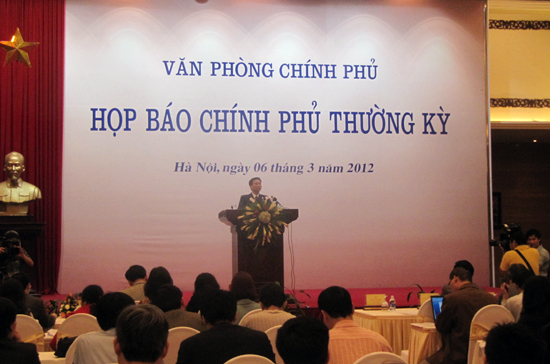 Bộ trưởng Vũ Đức Đam chủ trì buổi họp báo Chính phủ chiều 6/3.