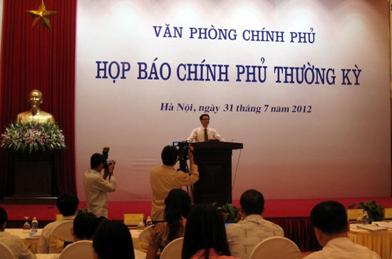 Bộ trưởng Vũ Đức Đam chủ trì buổi họp báo chiều 31/7.