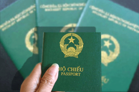 Đến năm 2015, 100% hộ chiếu được cấp cho công dân Việt Nam phục vụ công tác xuất, nhập cảnh là hộ chiếu điện tử.