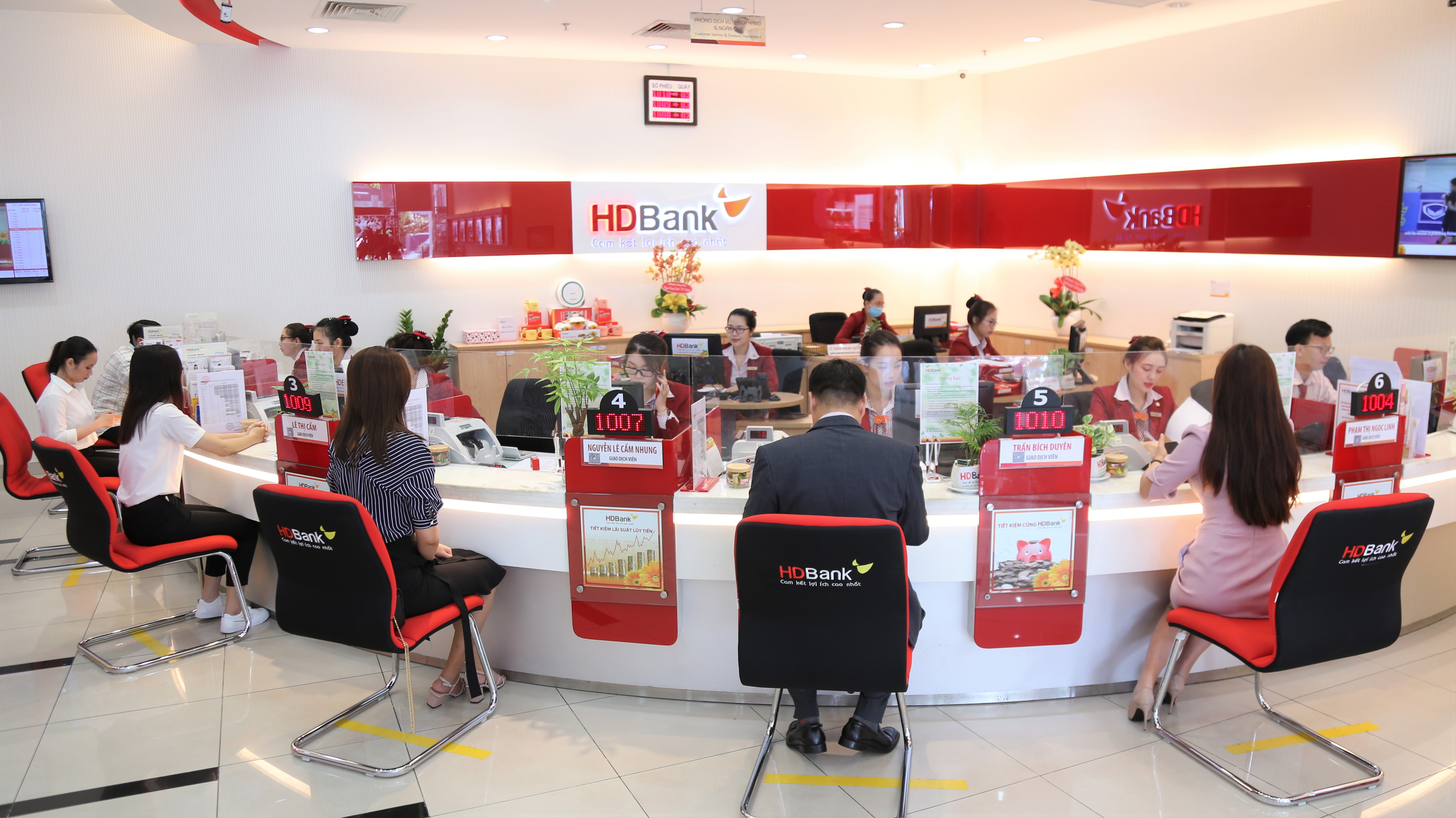 Vượt qua một năm 2020 đầy thử thách đặc biệt với Covid-19, HDBank vẫn duy trì kết quả kinh doanh tích cực.