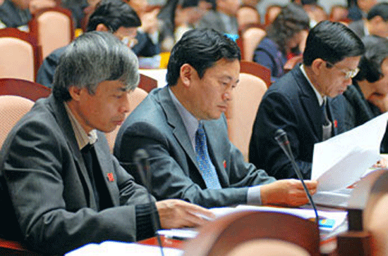 Bỏ HĐND quận, huyện, phường: Lo “khoảng trống” dân chủ?