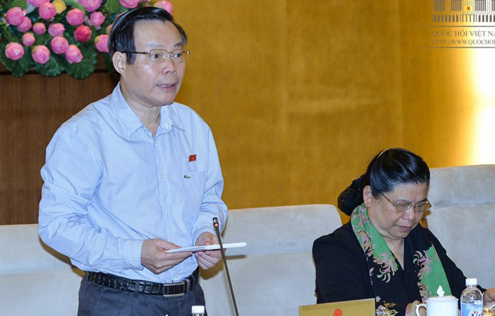 Phó chủ tịch Phùng Quốc Hiển điều hành phiên thảo luận.